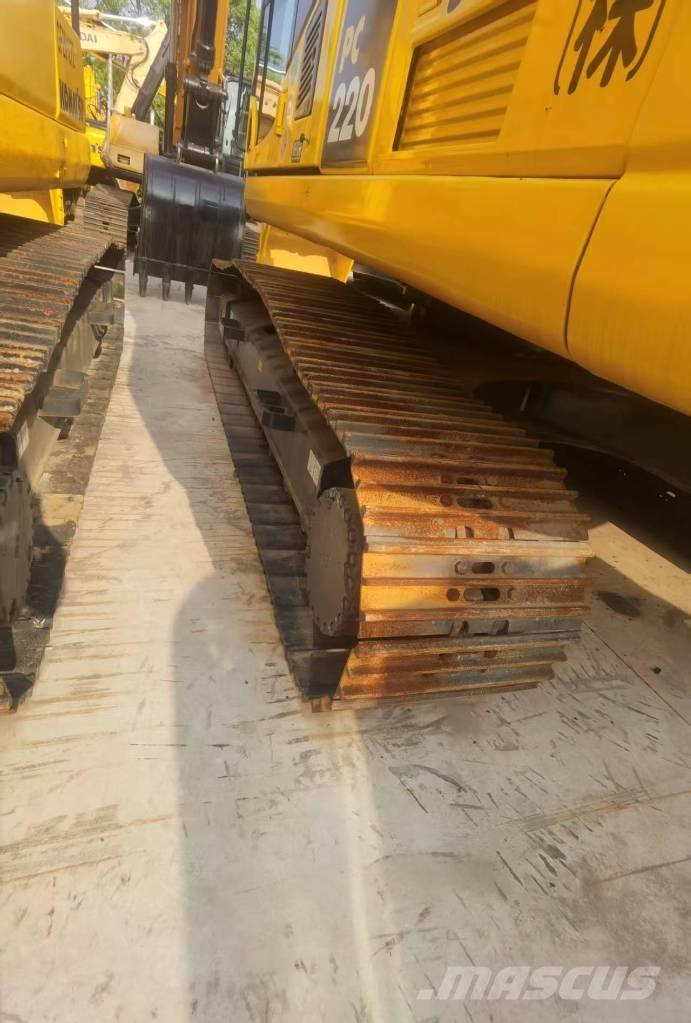 Komatsu PC 220-8 Гусеничные экскаваторы
