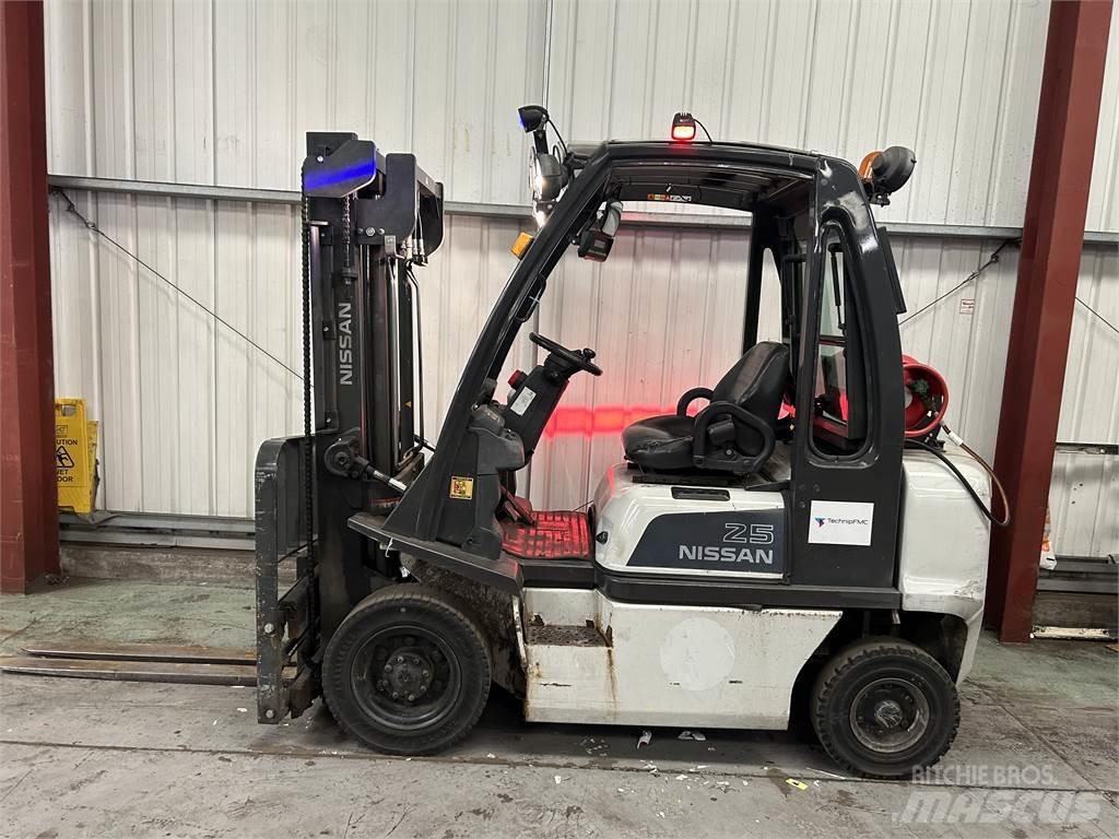Nissan U1D2A25LQ Газовые погрузчики