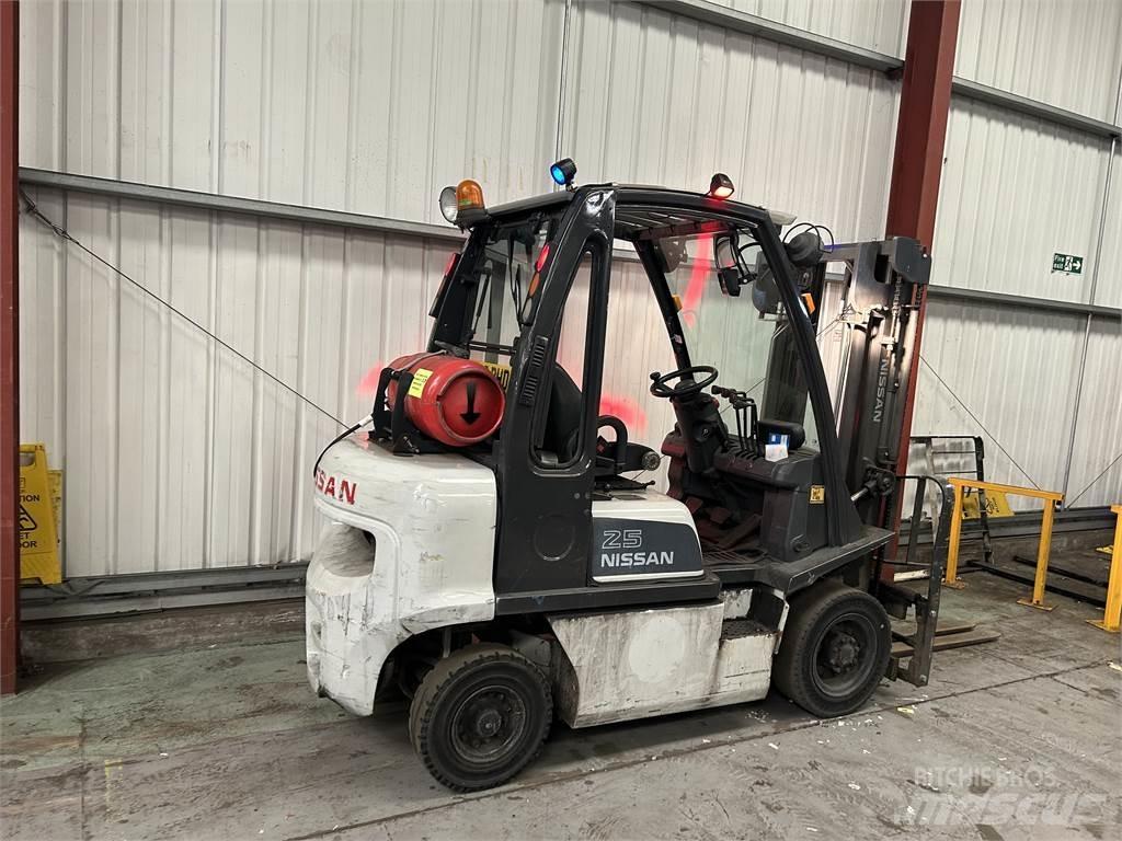 Nissan U1D2A25LQ Газовые погрузчики