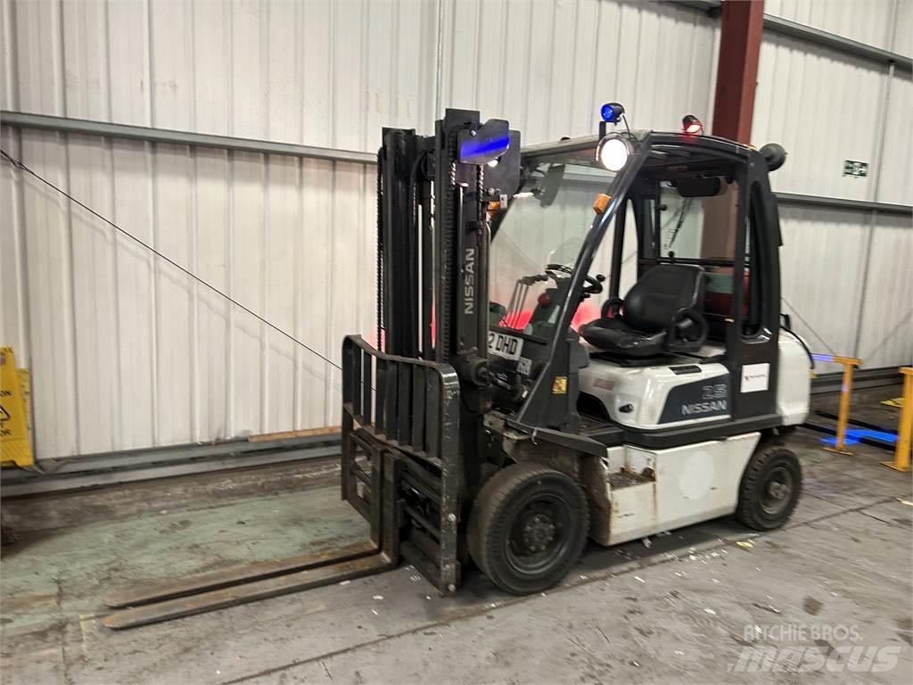 Nissan U1D2A25LQ Газовые погрузчики