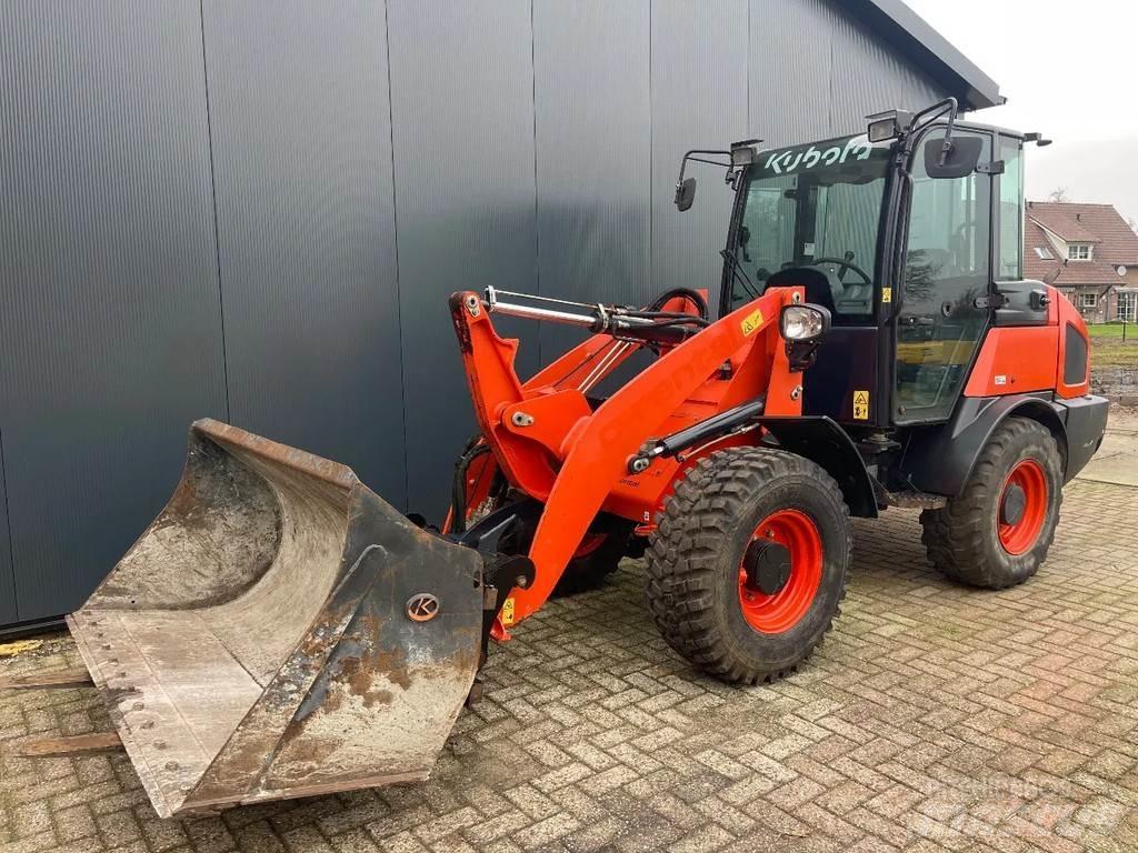 Kubota R065 Фронтальные погрузчики