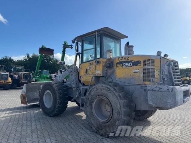 Komatsu WA 250-5 Фронтальные погрузчики