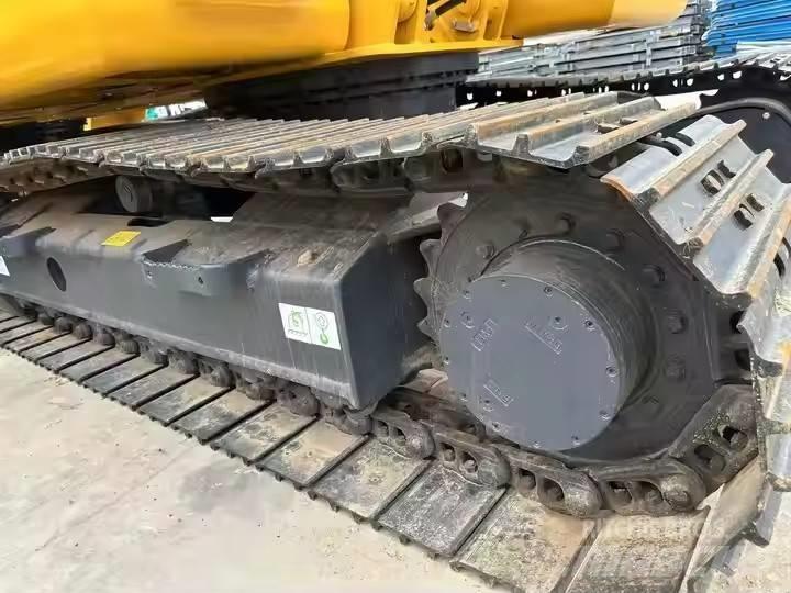 Komatsu PC130 Гусеничные экскаваторы