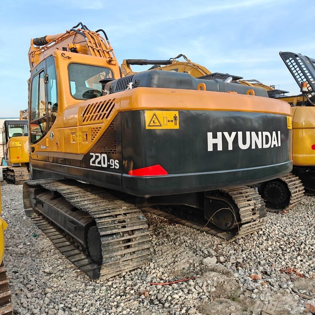 Hyundai R220-9S Гусеничные экскаваторы
