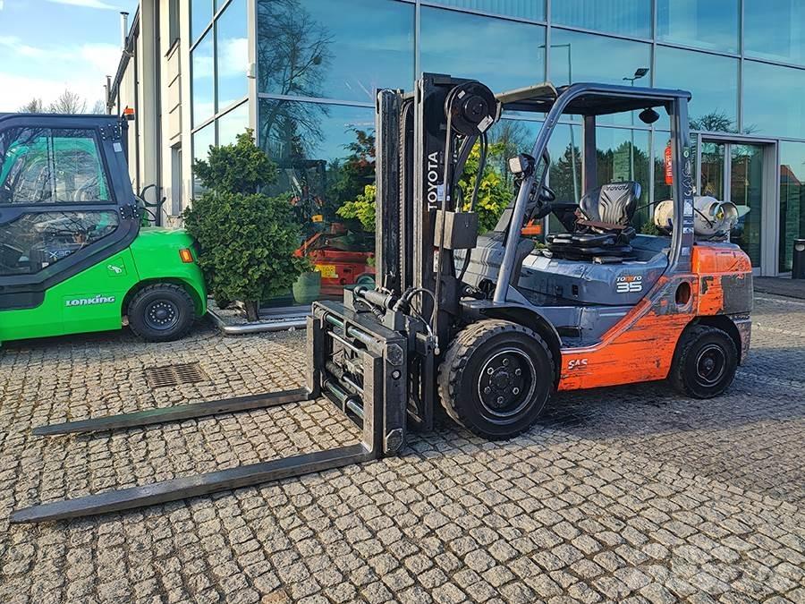 Toyota 02-8FGJF35 Газовые погрузчики