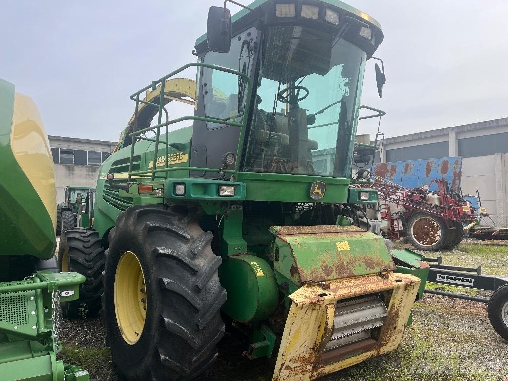 John Deere 7700 Самоходные кормоуборочные комбайны
