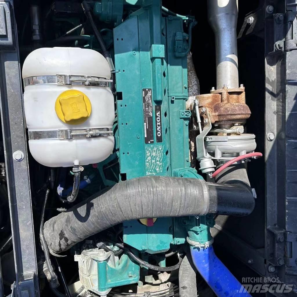Volvo EC 240 Гусеничные экскаваторы