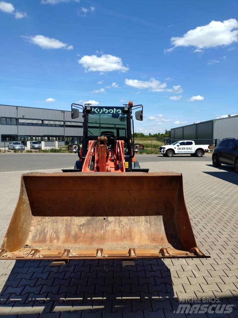 Kubota R 090 Фронтальные погрузчики