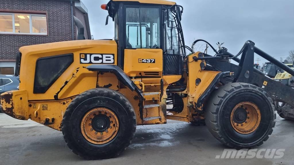 JCB 437 HT Фронтальные погрузчики