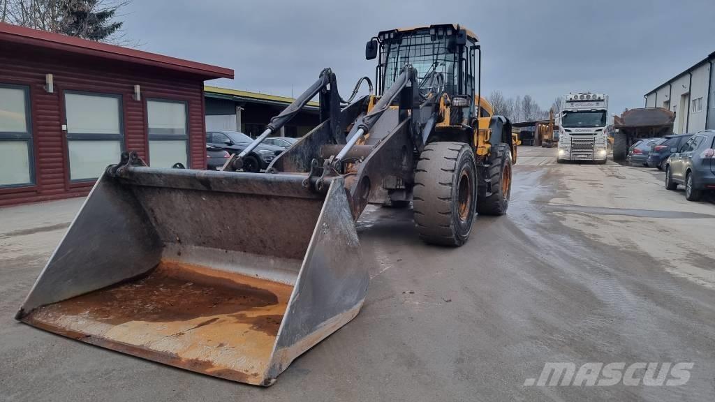 JCB 437 HT Фронтальные погрузчики