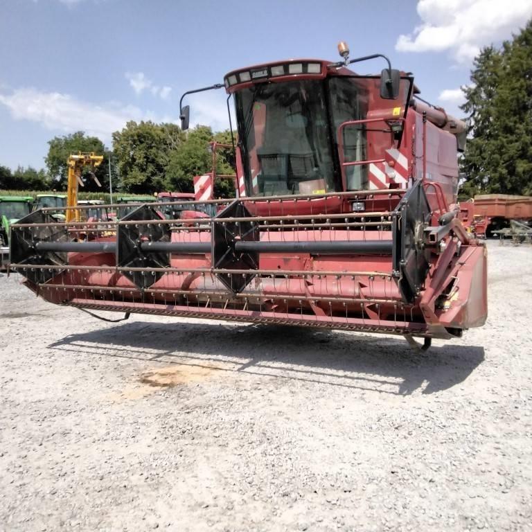 Case IH 2366E Зерноуборочные комбайны