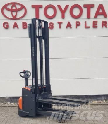 Toyota SWE120L Ручные штабелёры с электроподъёмом