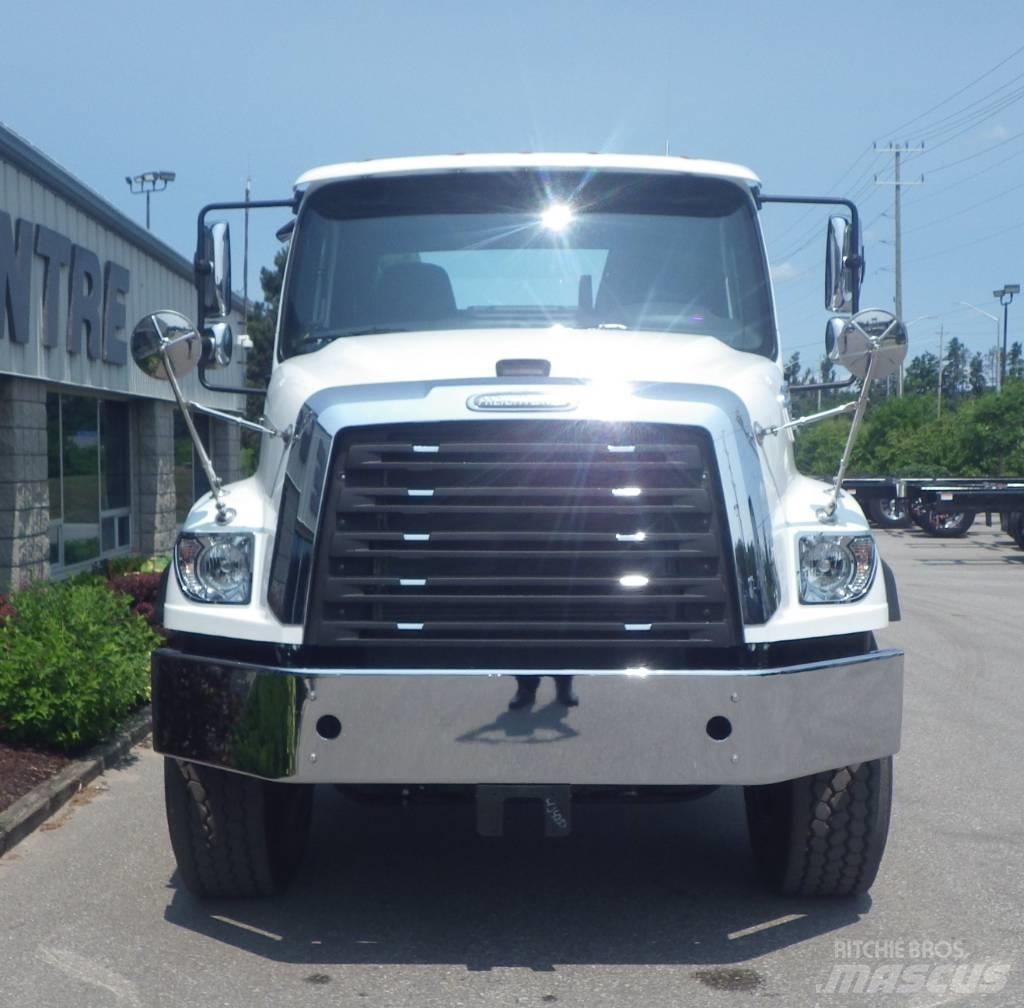 Freightliner 114 SD Шасси с кабиной
