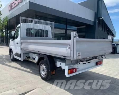 Nissan 3500 Грузовики-Самосвалы