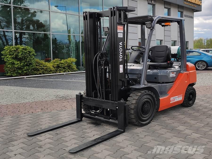 Toyota 02-8FGF25 Газовые погрузчики