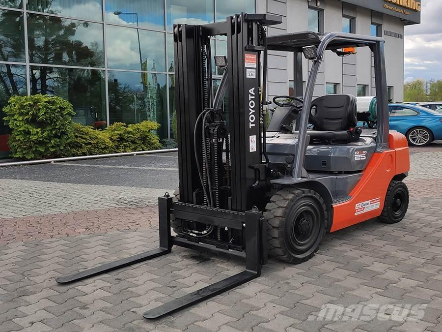 Toyota 02-8FGF25 Газовые погрузчики