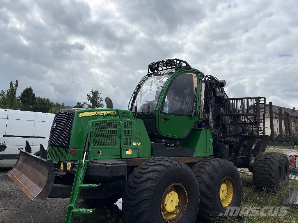 John Deere 1910E Форвардеры