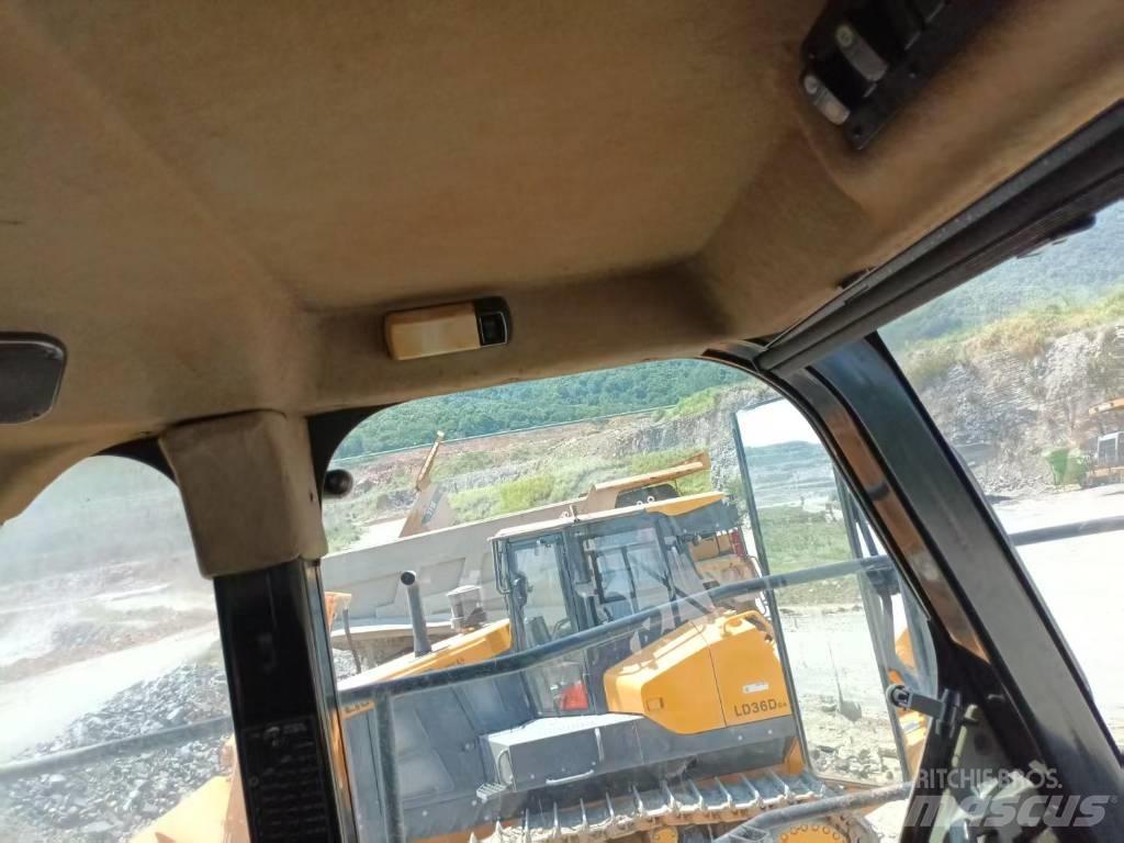 CAT 773 F Шарнирно-сочленённые самосвалы
