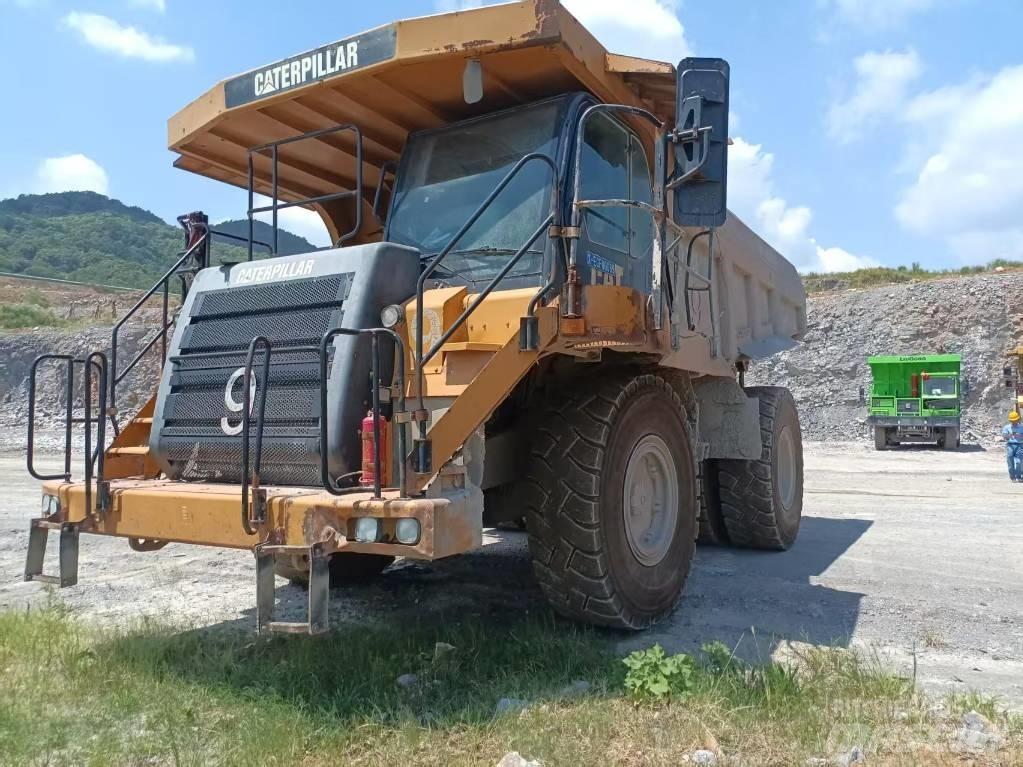 CAT 773 F Шарнирно-сочленённые самосвалы