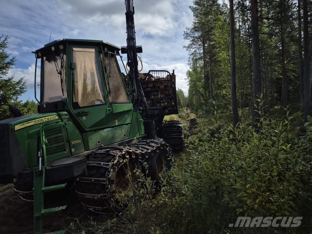 John Deere 1010 E Форвардеры