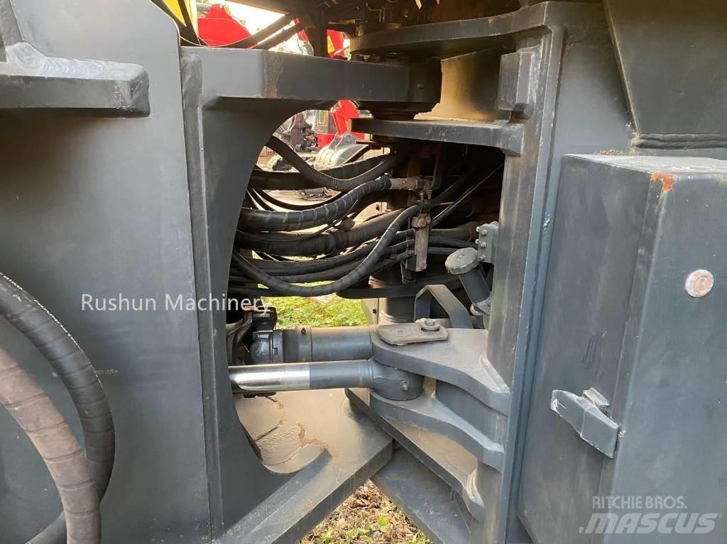Komatsu WA 470 Фронтальные погрузчики