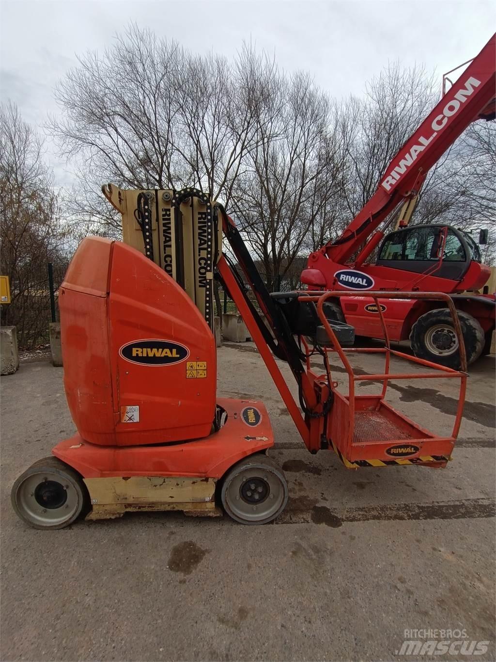 JLG T10E Разные подъемники и вышки