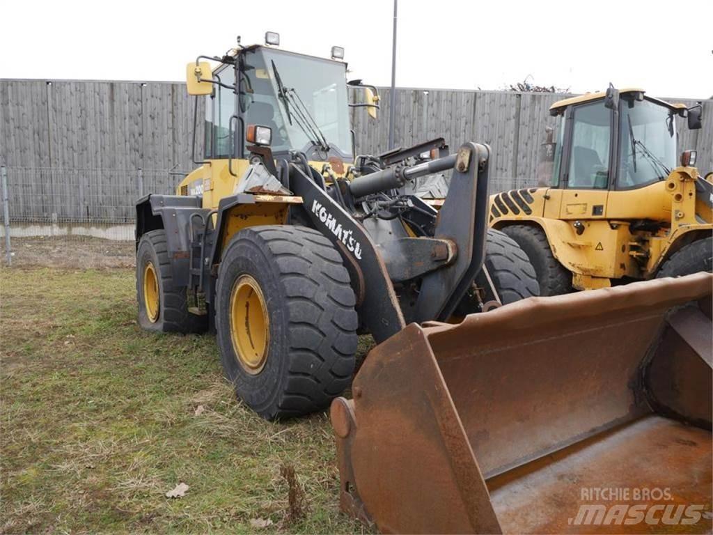 Komatsu WA 200 PZ Фронтальные погрузчики