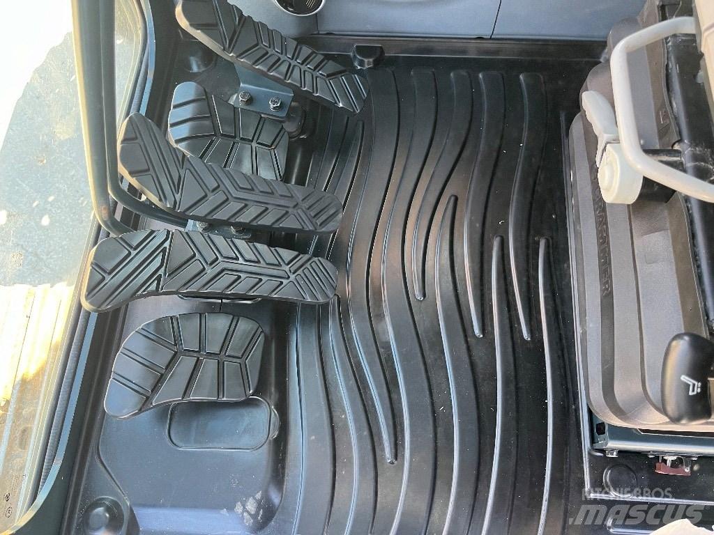 Hyundai HX140L Гусеничные экскаваторы