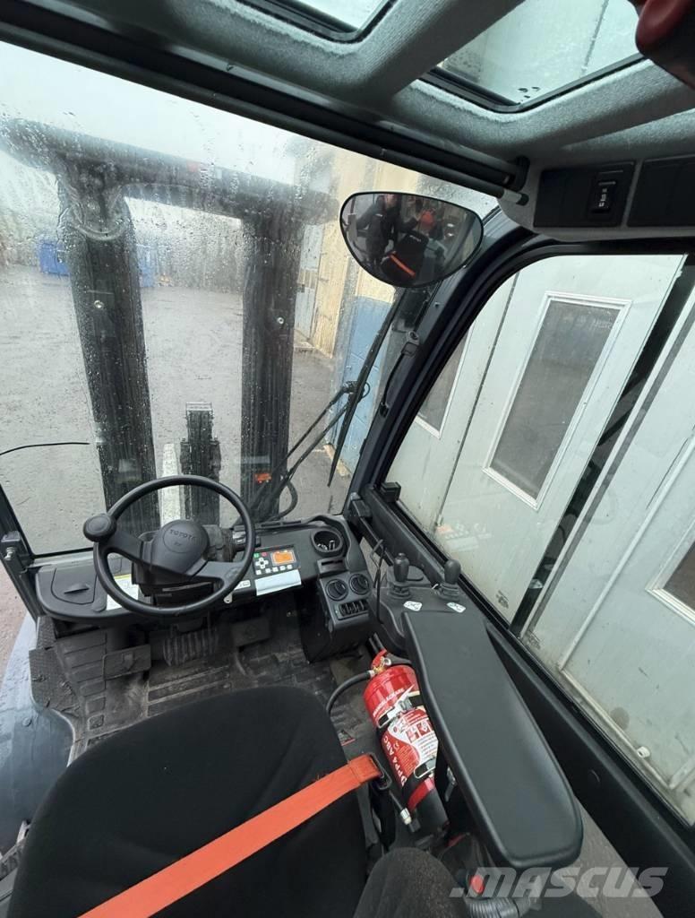 Toyota truck 8FD30F Дизельные погрузчики