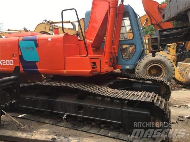 Hitachi EX 200 Гусеничные экскаваторы