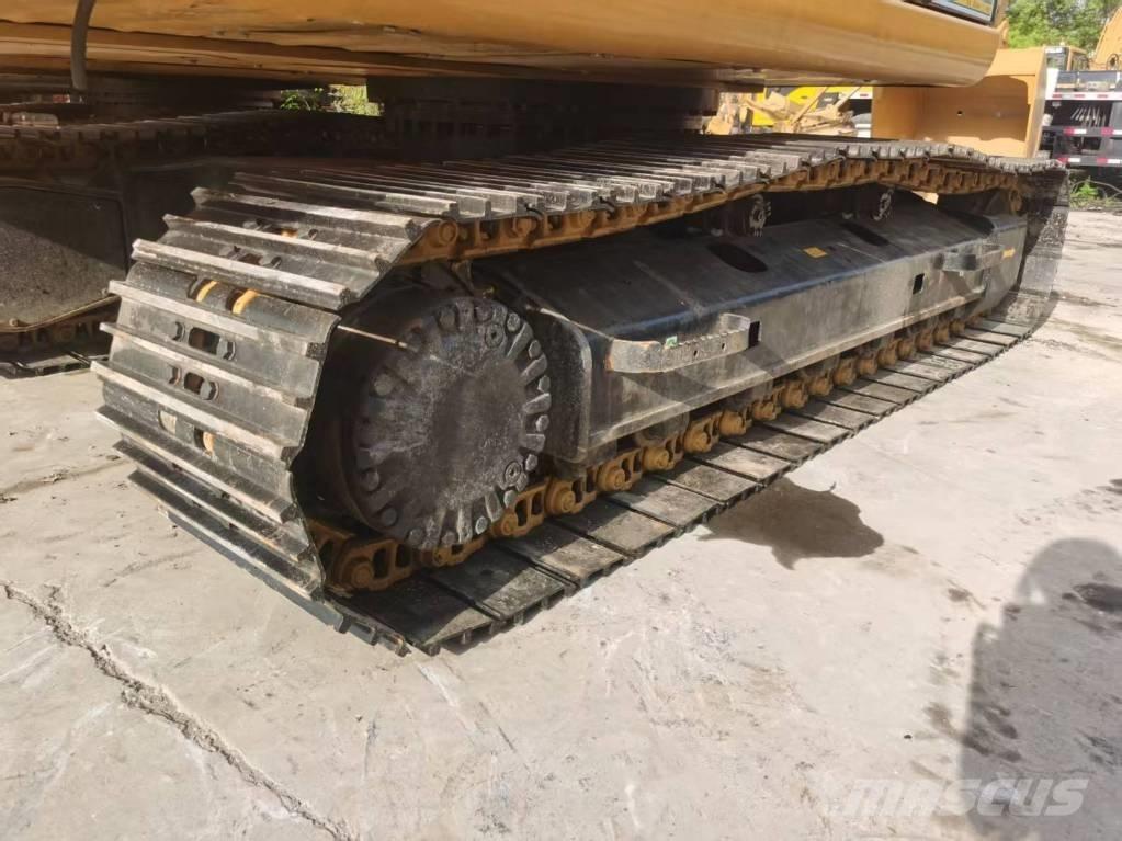 CAT 320D2 Гусеничные экскаваторы