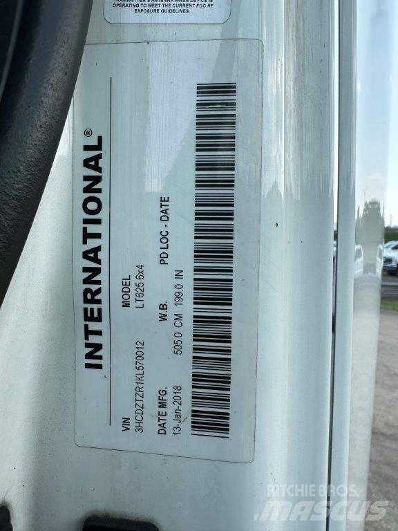 International LT Седельные тягачи