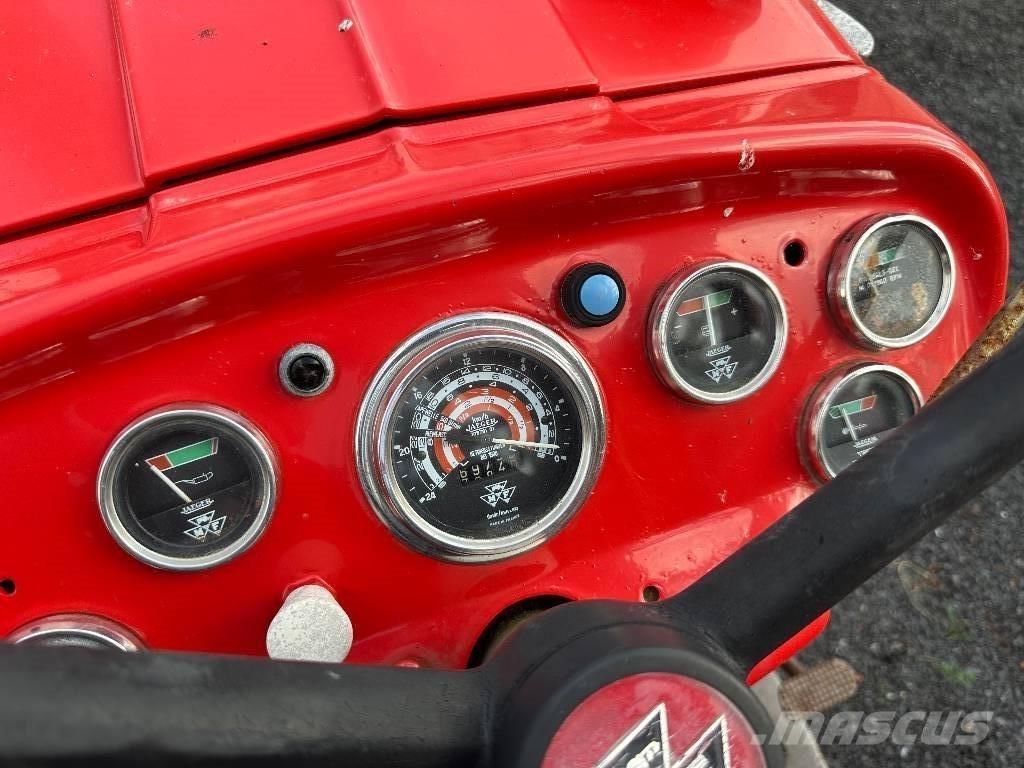 Massey Ferguson 152 Трактора