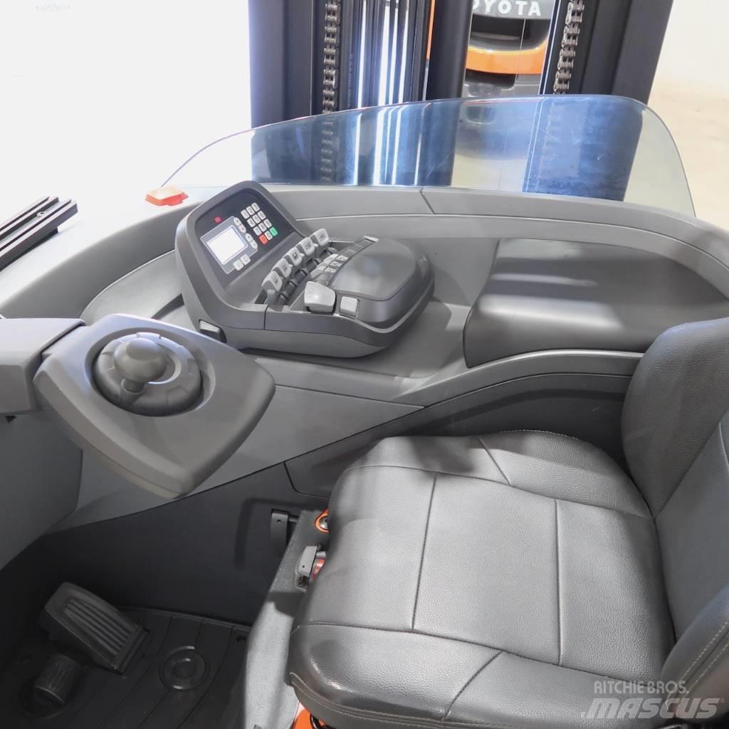 Toyota RRE200HC Ричтраки
