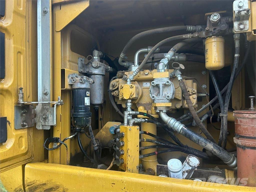 CAT 323E Гусеничные экскаваторы