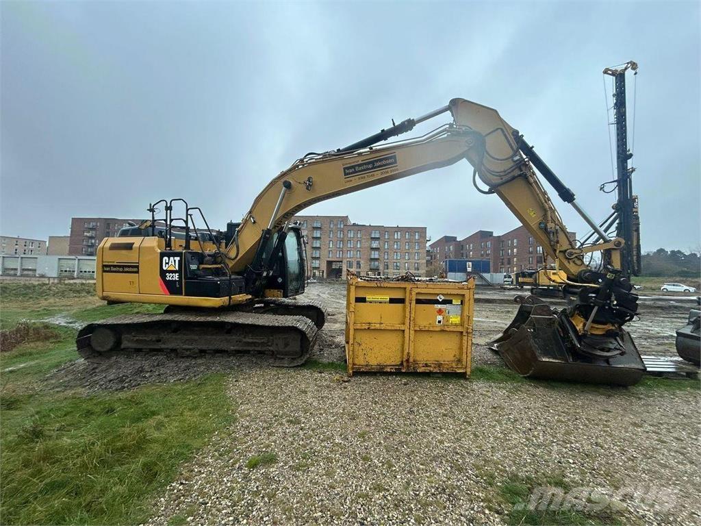 CAT 323E Гусеничные экскаваторы