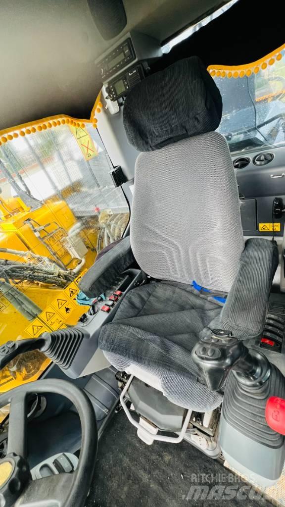 Komatsu PW 158 Колёсные экскаваторы