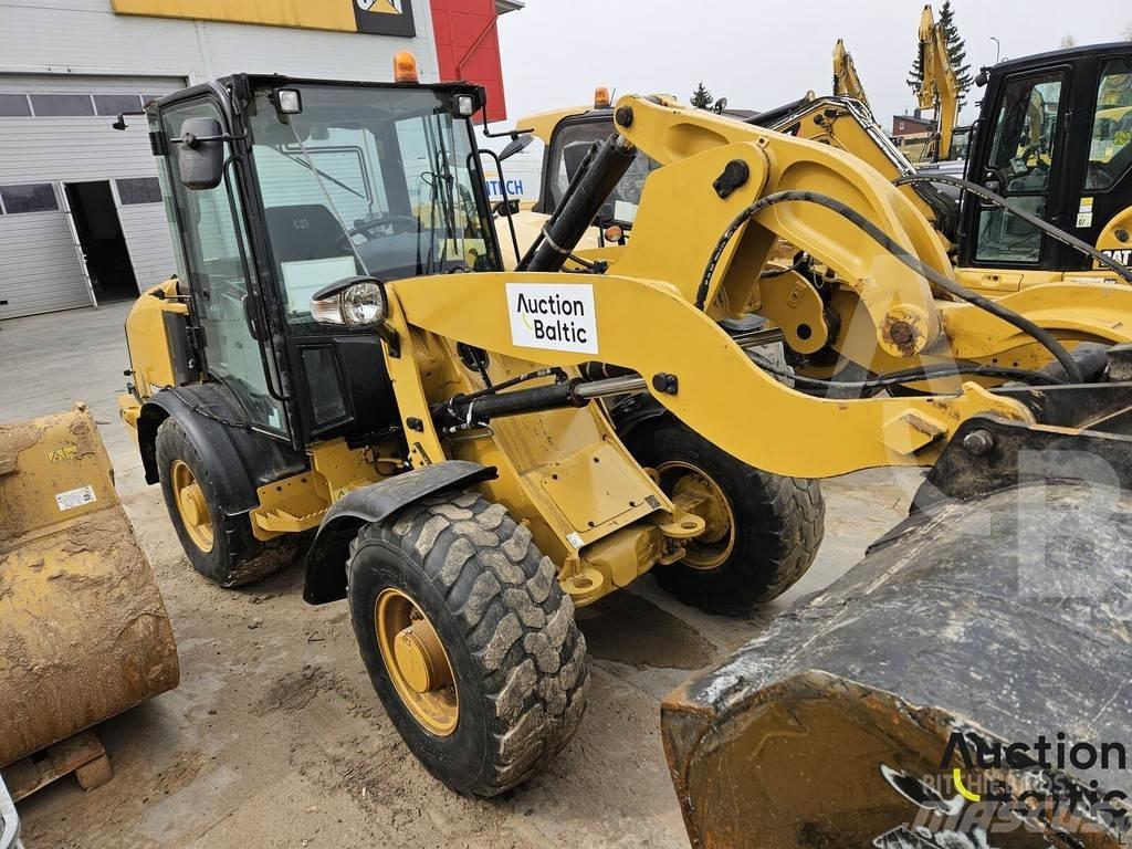 CAT 906 M Фронтальные погрузчики