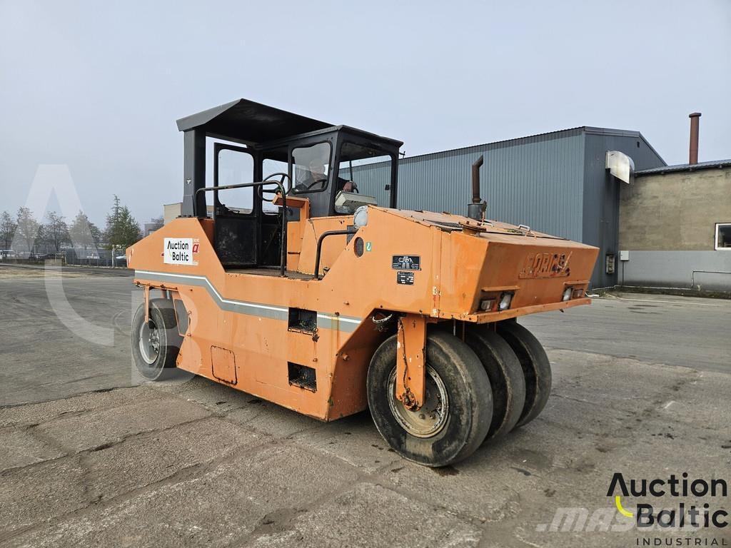 Corinsa CCN 1222 Пневматические катки