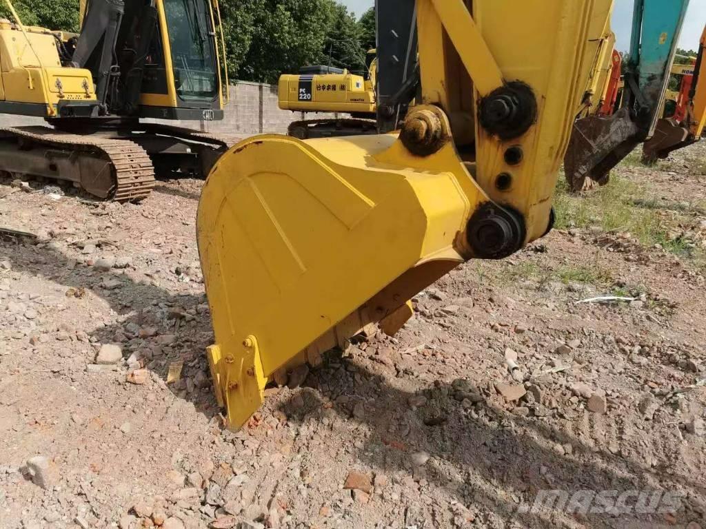 Komatsu PC 200 Гусеничные экскаваторы