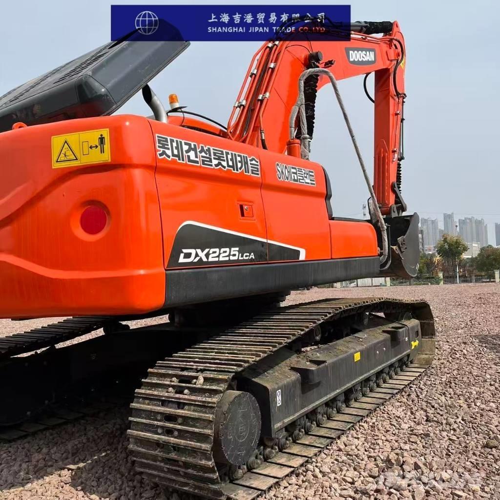 Doosan DX 225 Гусеничные экскаваторы