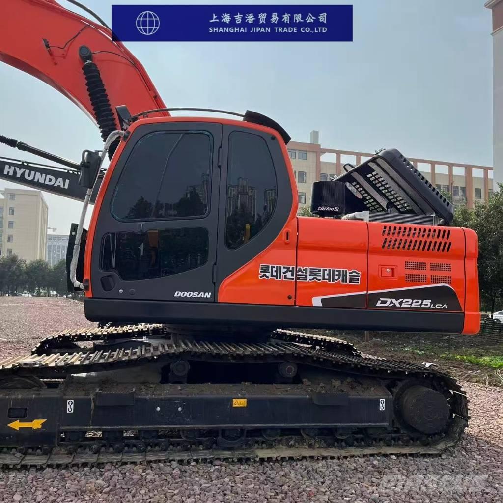 Doosan DX 225 Гусеничные экскаваторы