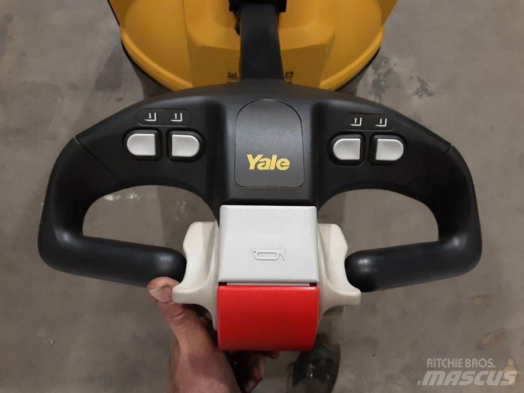 Yale MP16 Ручные электрические тележки