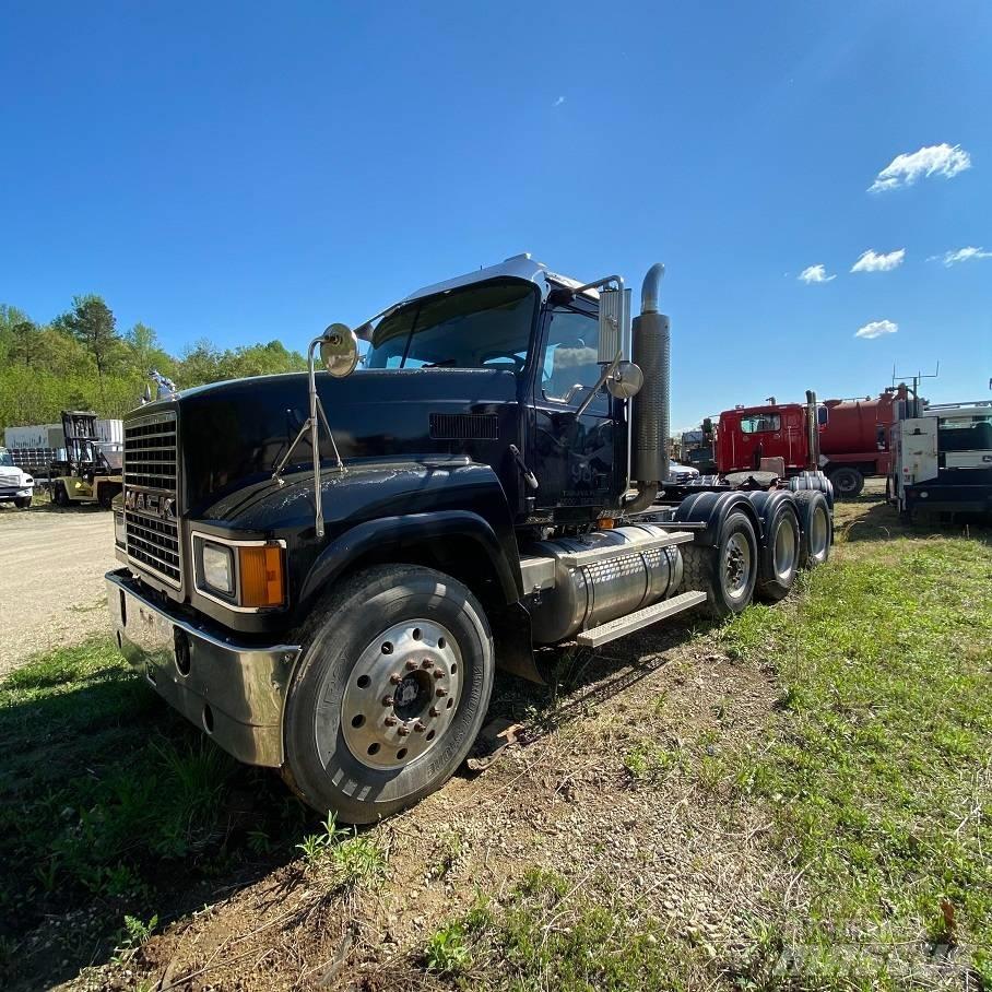 Mack CHN613 Седельные тягачи