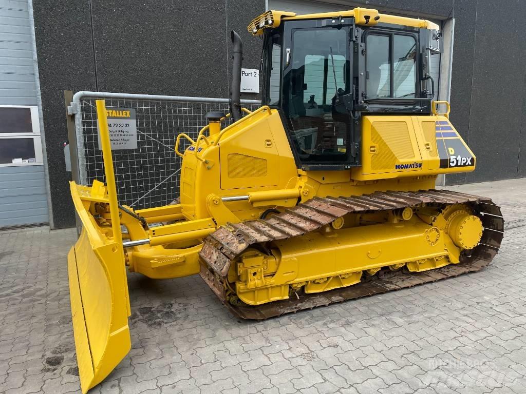 Komatsu D51PX-22 Гусеничные бульдозеры