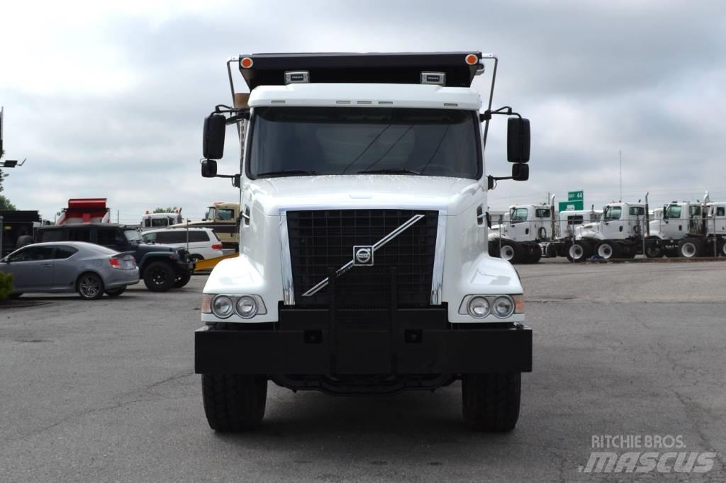 Volvo VHD 64 Грузовики-Самосвалы