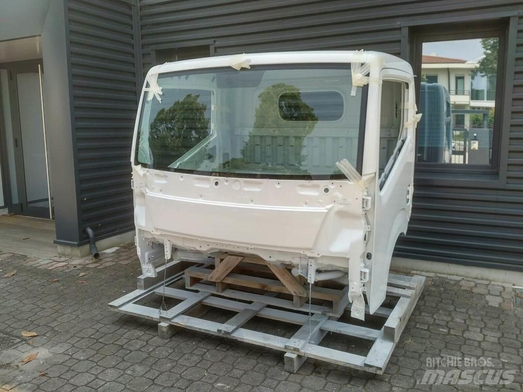 Renault Maxity Кабины
