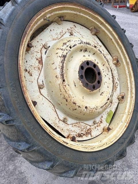 Dunlop 9.5R44 Шины и колёса