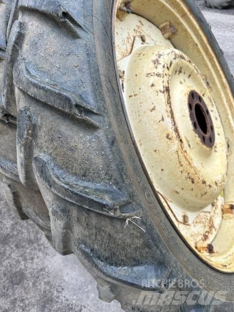 Dunlop 9.5R44 Шины и колёса