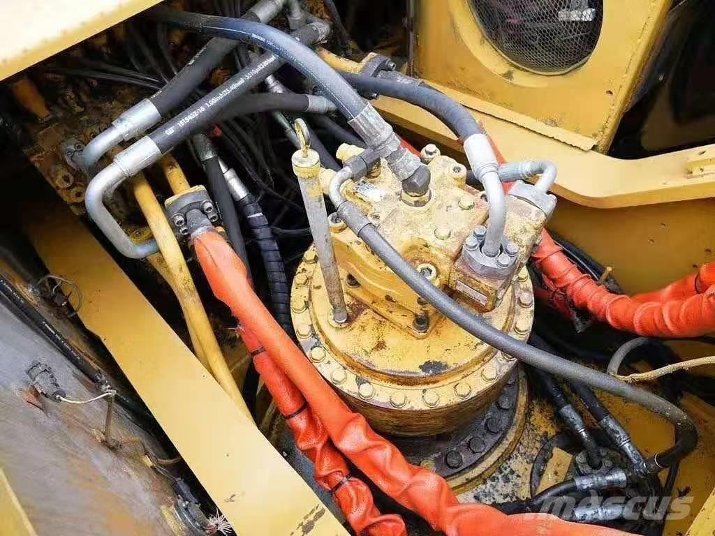 CAT 330 D Гусеничные экскаваторы